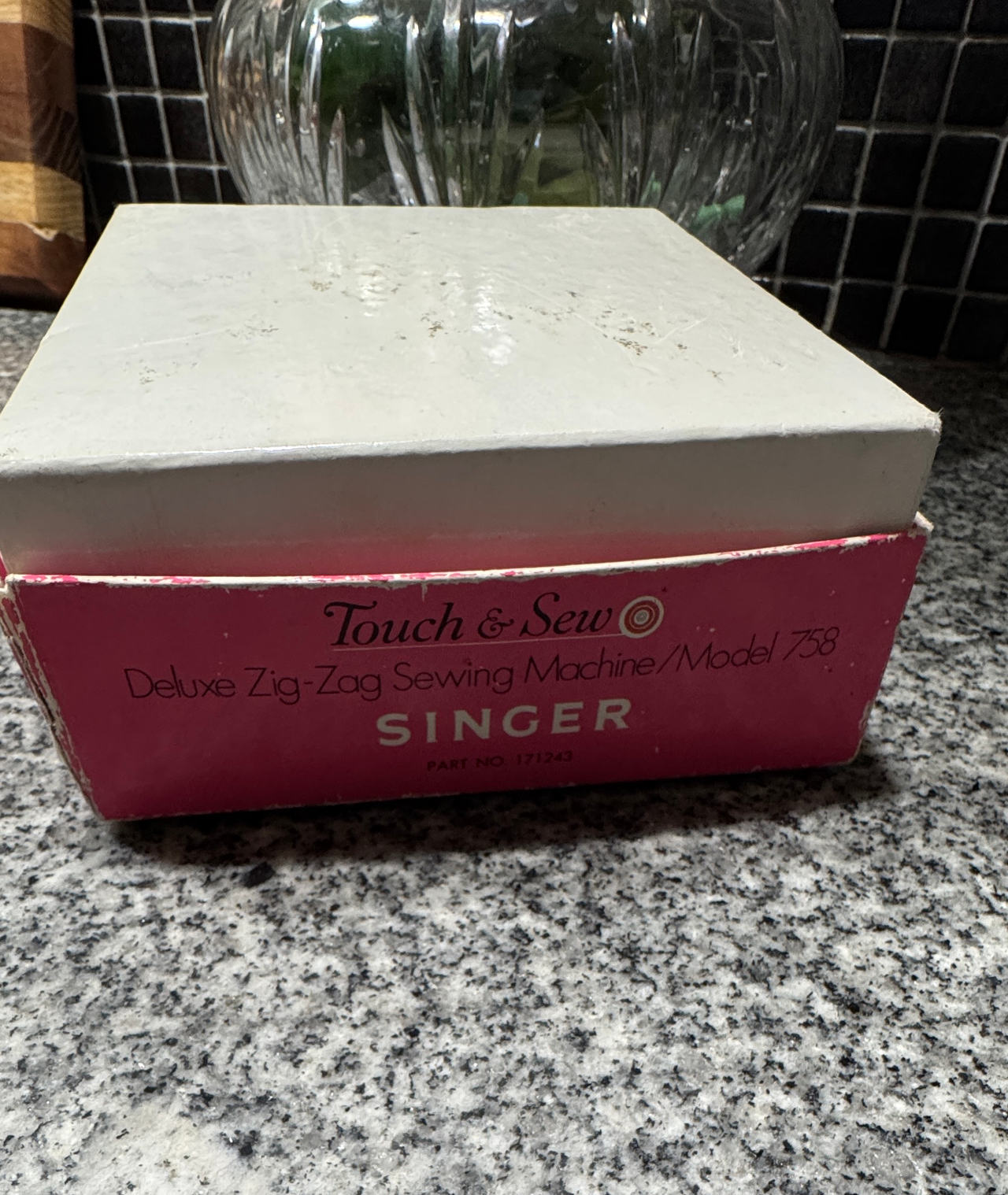 Singer Touch & Sew Deluxe Zig-Zag Sewing Machine Model 758 Box