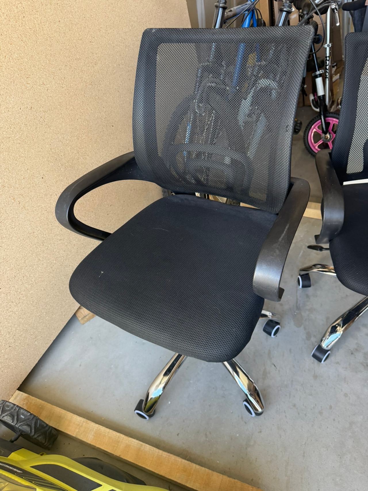 Mesh Mid-Back Swivel Office Chair with Chrome Base