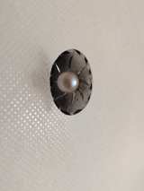 Vintage Pearl and Carved Glass Brooch - Image 2