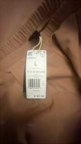 New with tags Adidas Women's Woven Cargo Pants Large - Image 4