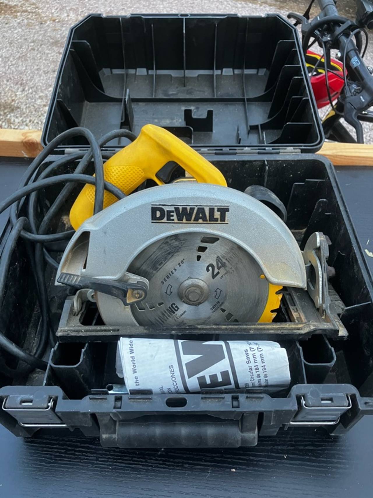 DeWalt 7-1/4" Corded Circular Saw