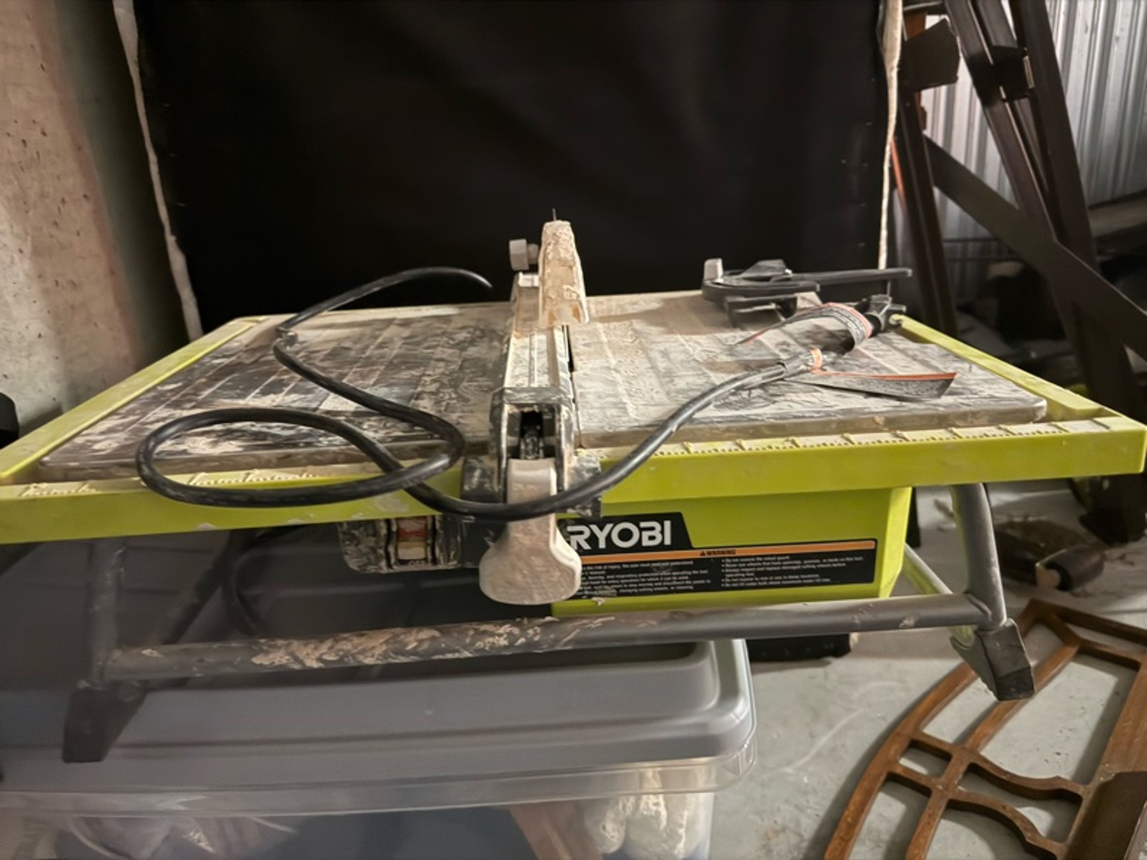 Ryobi 7" Tabletop Wet Tile Saw with Water Tray