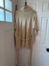 BCBG MAXAZRIA Ivory Poncho Sweater OS ONE SIZE - Image 4