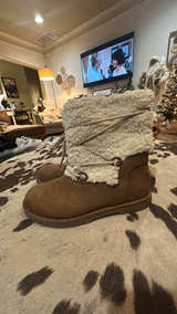 Women’s size 7M Chestnut Boots Sherpa Lined - Image 3