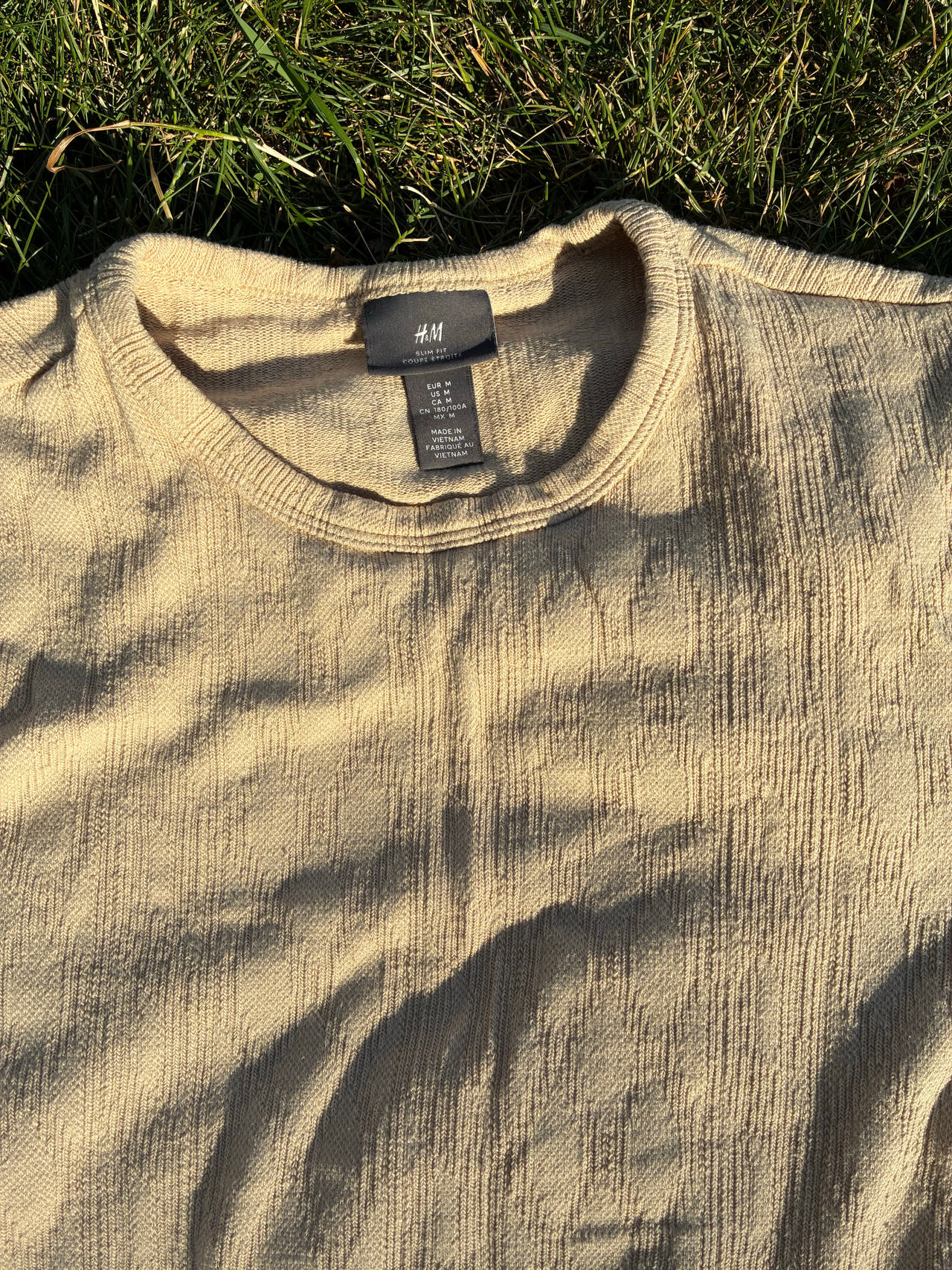 H&M Textured Beige T-Shirt - Size: Medium