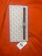 Michael Kors Reed Large Slim Wallet in Vanilla - Image 1