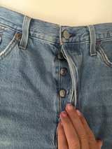 Levi's Women's 501 Original High Rise Shorts 29 EUC - Image 2