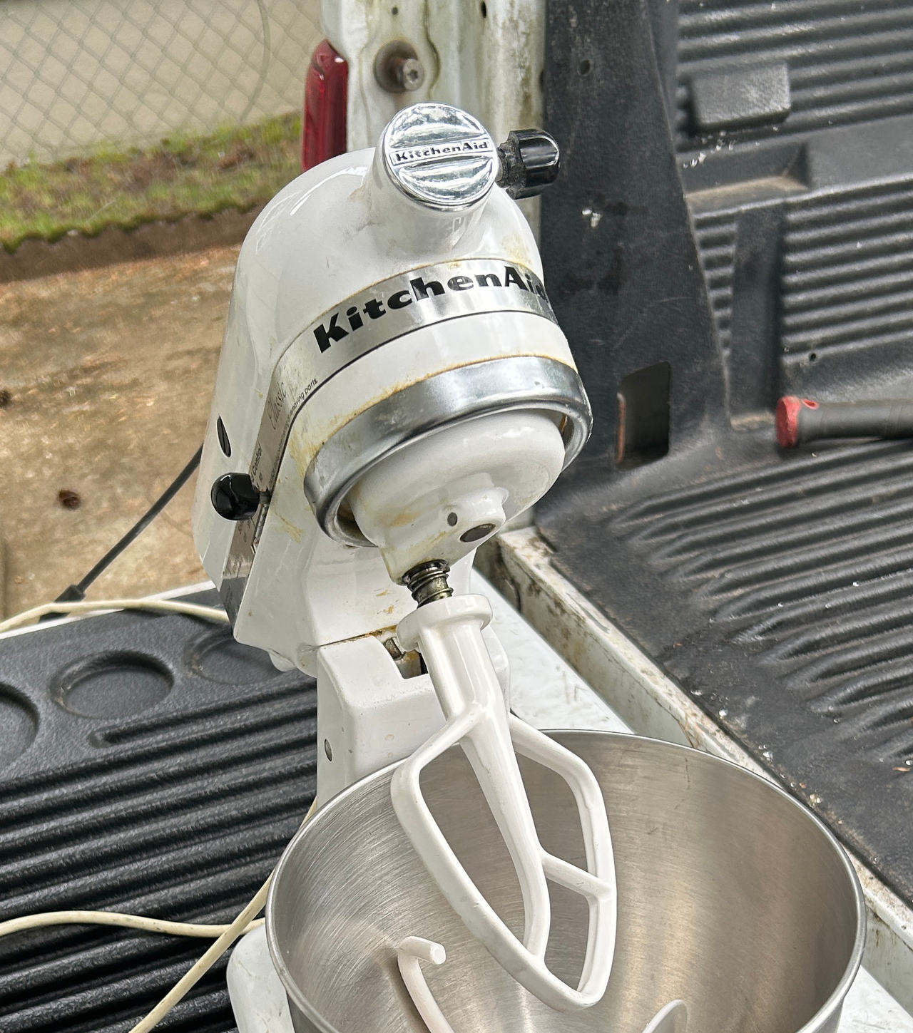 KitchenAid Classic Series 4.5 Quart Tilt-Head Stand Mixer