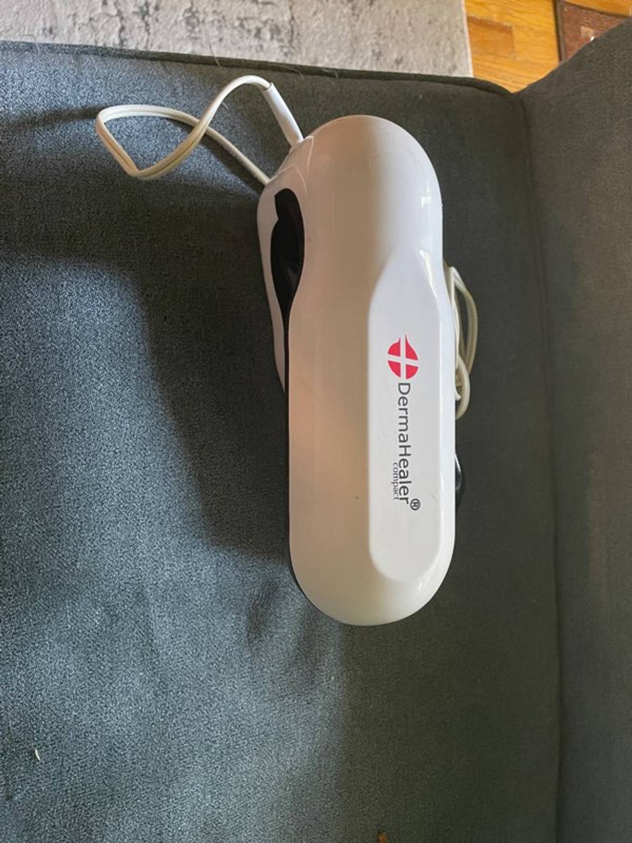DermaHealer Handheld UVB Phototherapy Lamp
