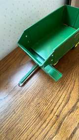John Deere 1/16 Scale Die-Cast Flare Box Wagon - Image 2