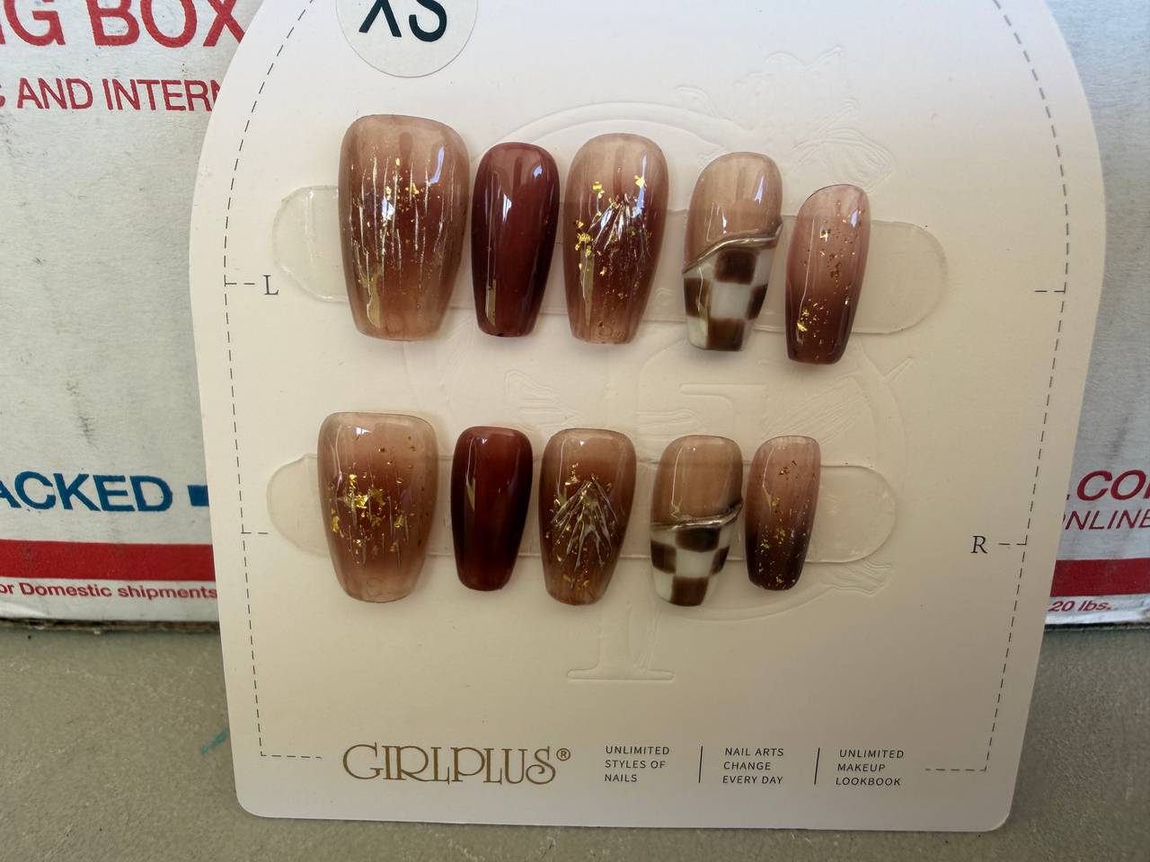 Girlplus Press-On Nails Brown Ombre Gold Foil Checkerboard XS