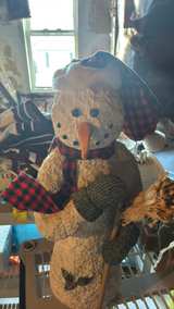Rustic Textured Snowman Christmas Decoration - Image 3