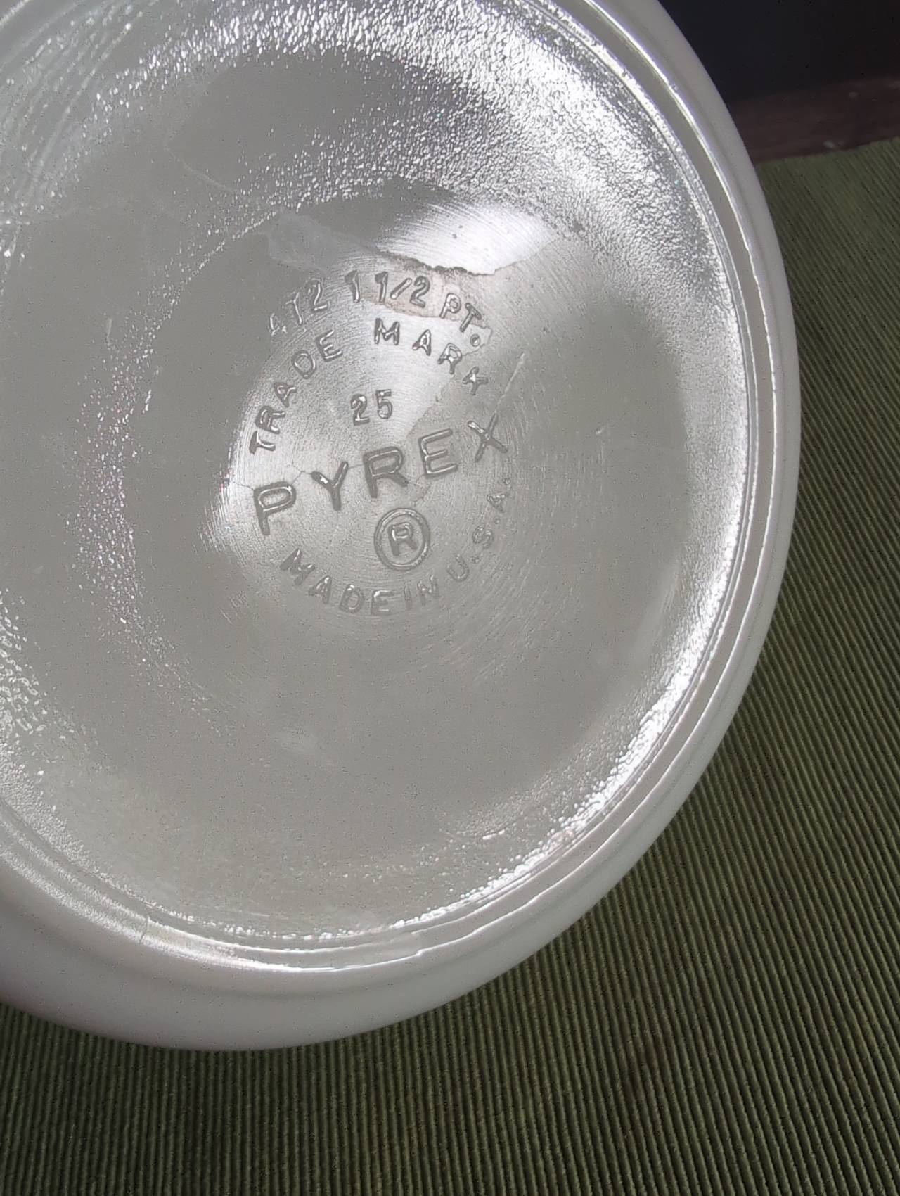 PYREX Gooseberry Pink Cinderella Mixing Bowl 472   1.5 pint