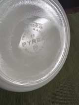PYREX Gooseberry Pink Cinderella Mixing Bowl 472   1.5 pint - Image 1