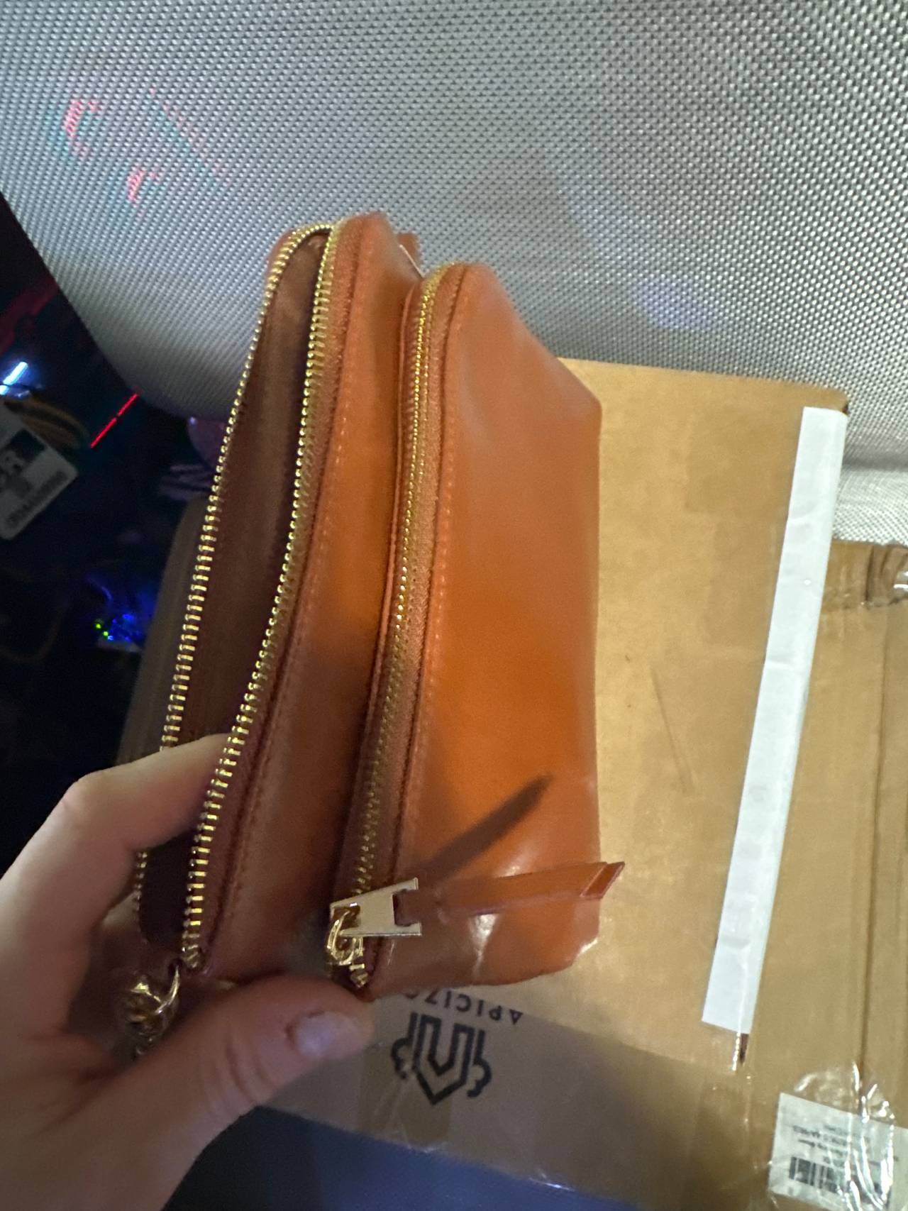 Universal Threads wristlet