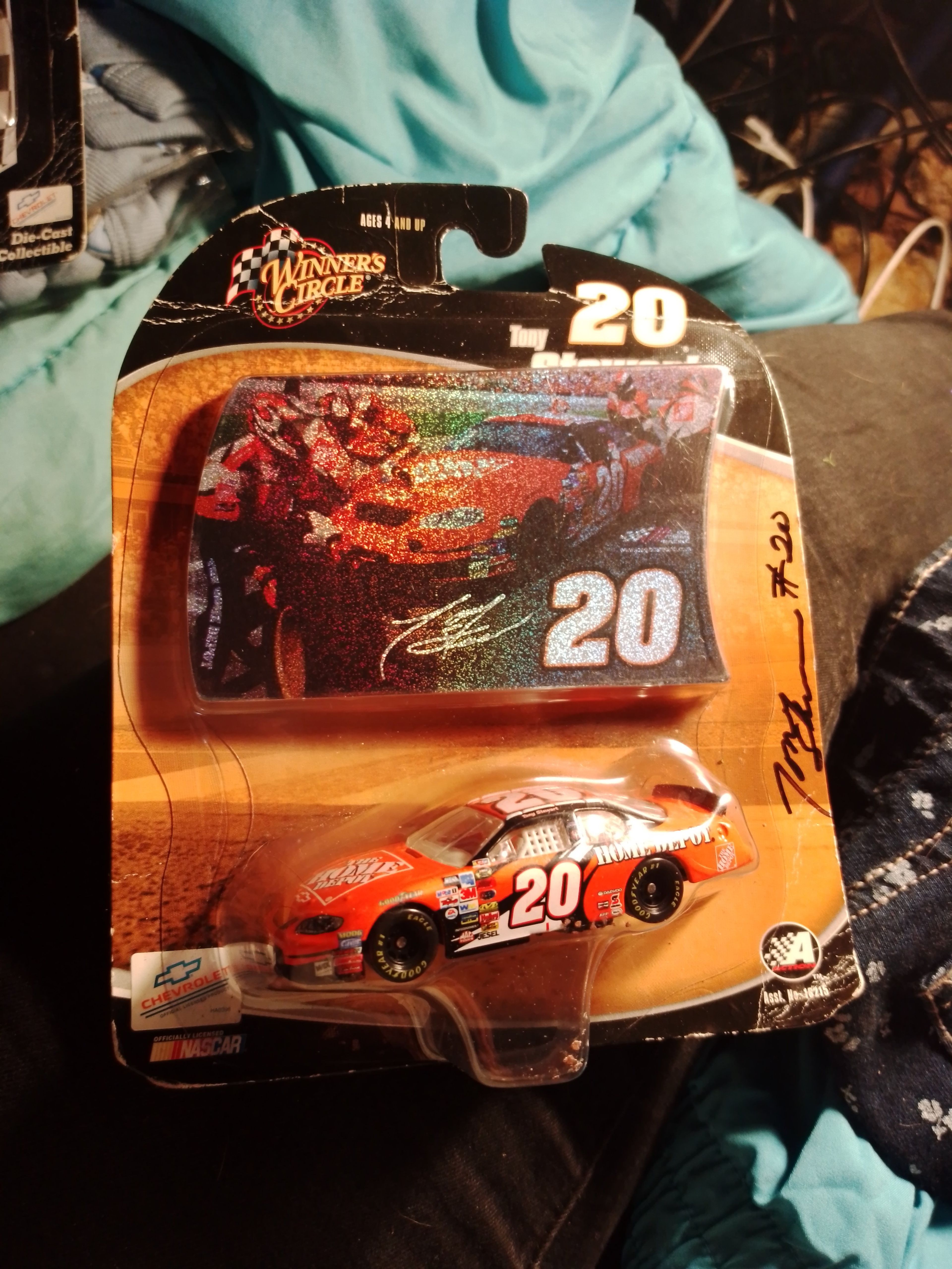 Winner's Circle Tony Stewart #20 Home Depot 1/64 Die-Cast Car w/Signed
