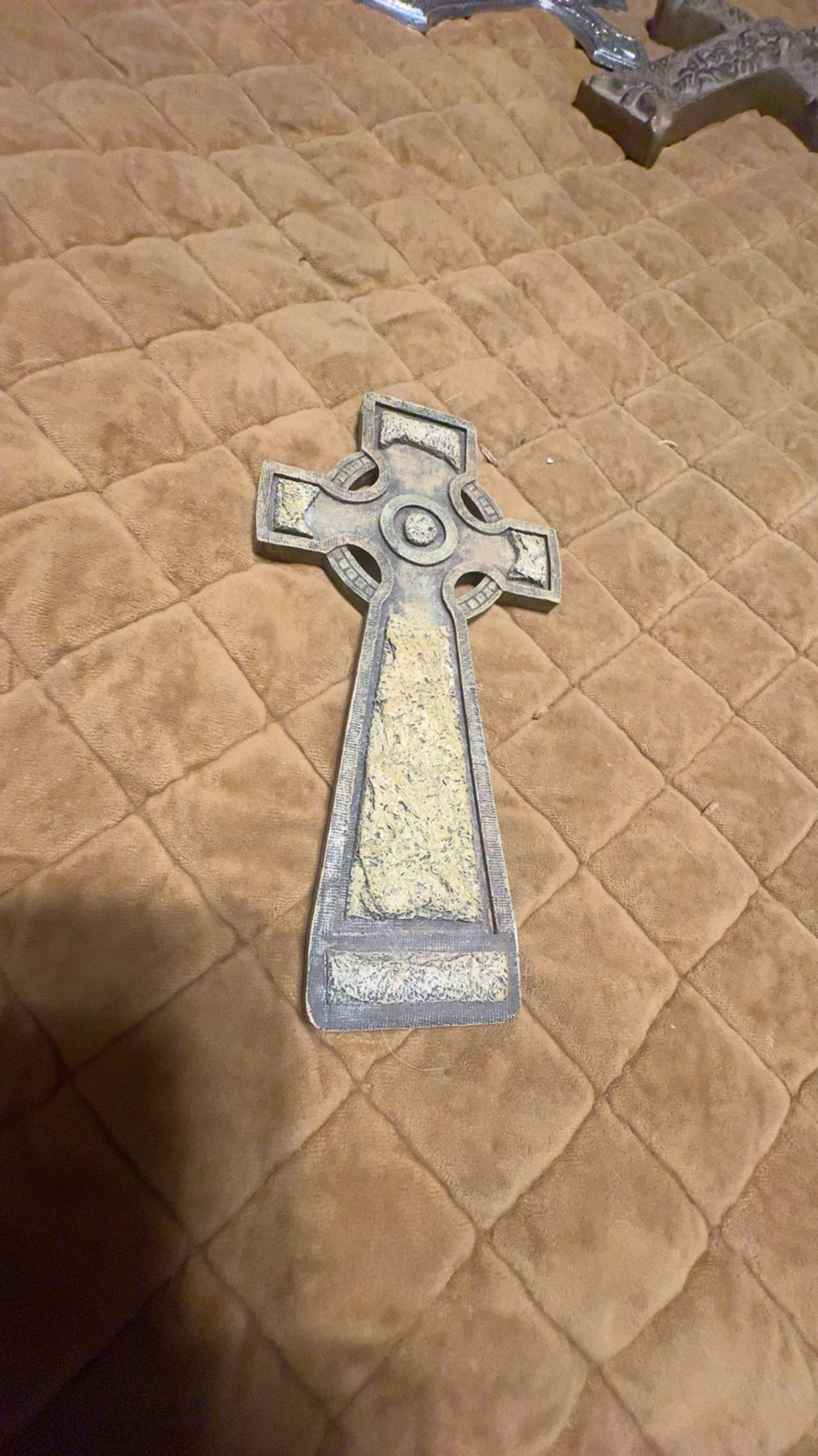 Solid Rock Stoneworks Stone Cross on Base 16-inch