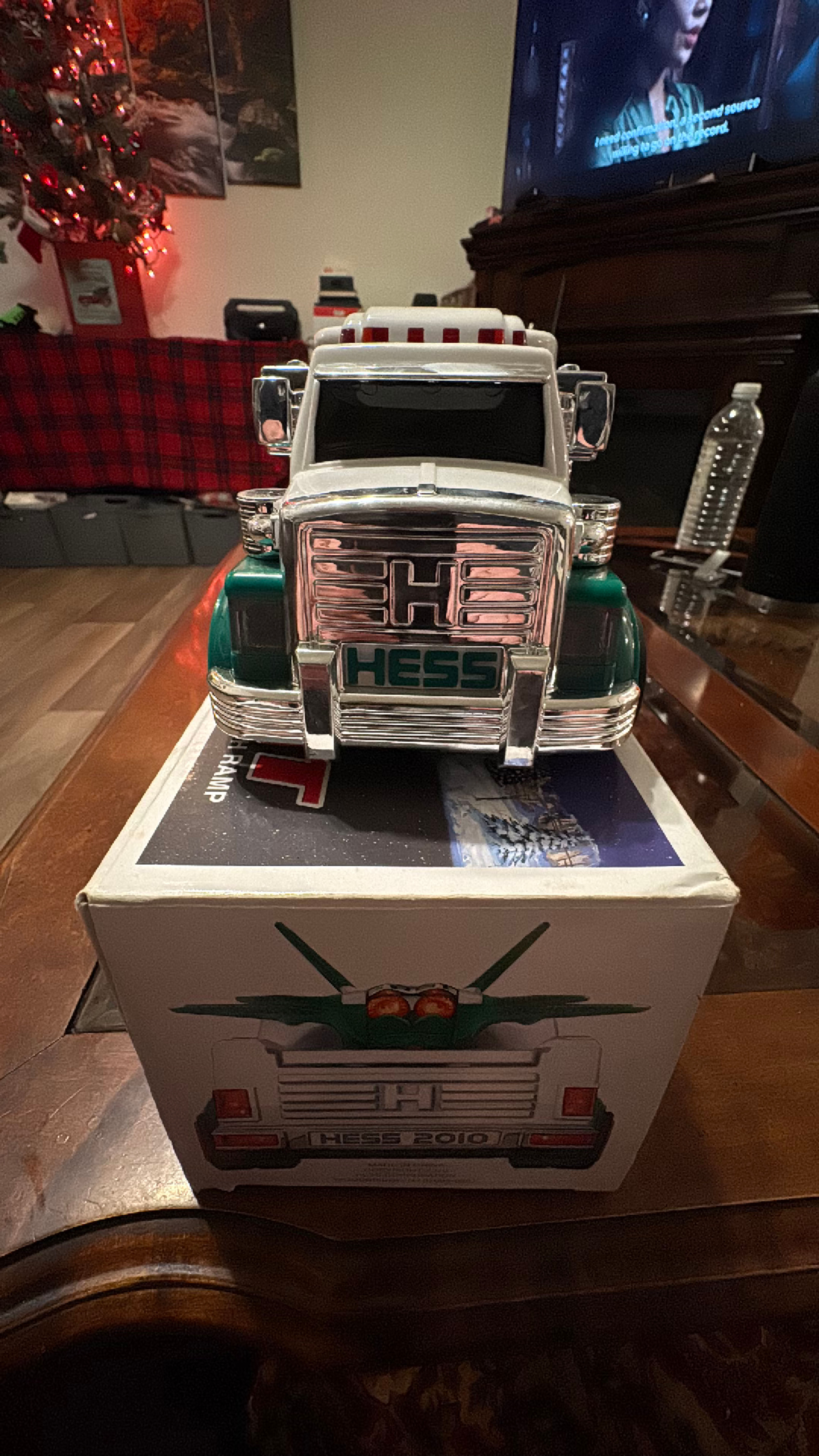 Hess 2010 Toy Truck and Jet - Image 2