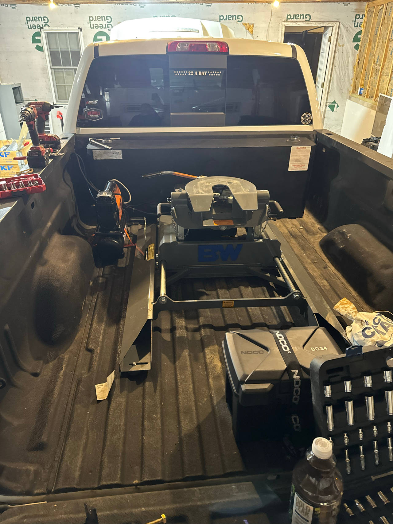 B&W Companion Slider 5th Wheel Hitch