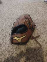 Mizuno Prospect Series Baseball Glove - Image 3