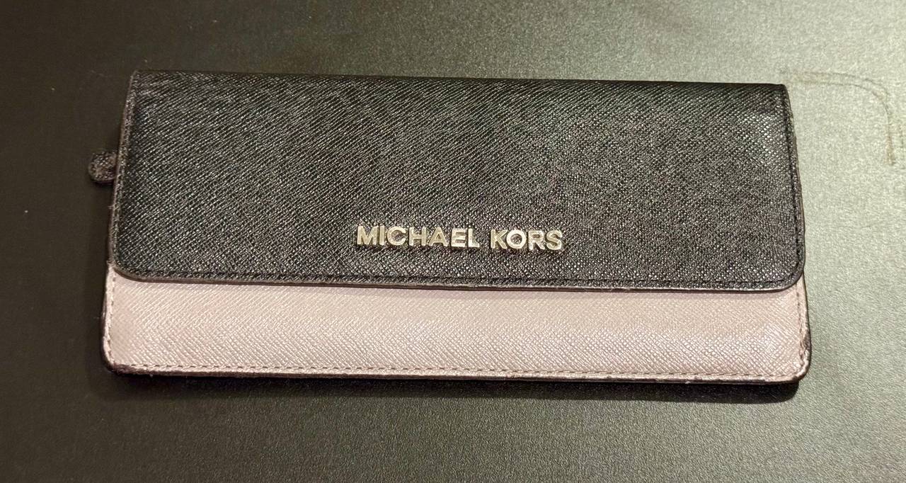 Michael Kors Jet Set Travel Saffiano Leather Continental Wallet