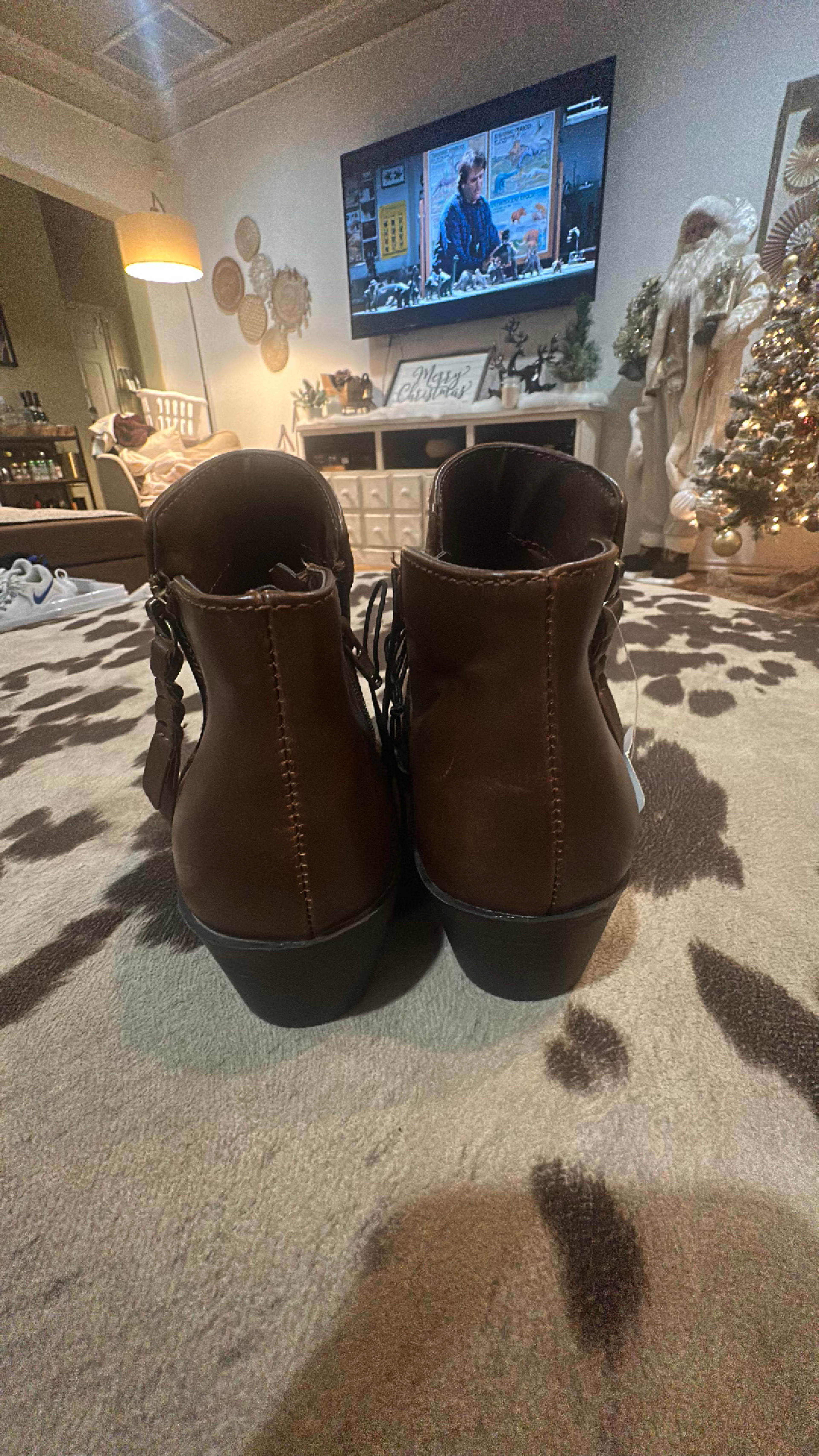 Arizona Women's Ankle Boot Cognac size 6M - Image 5