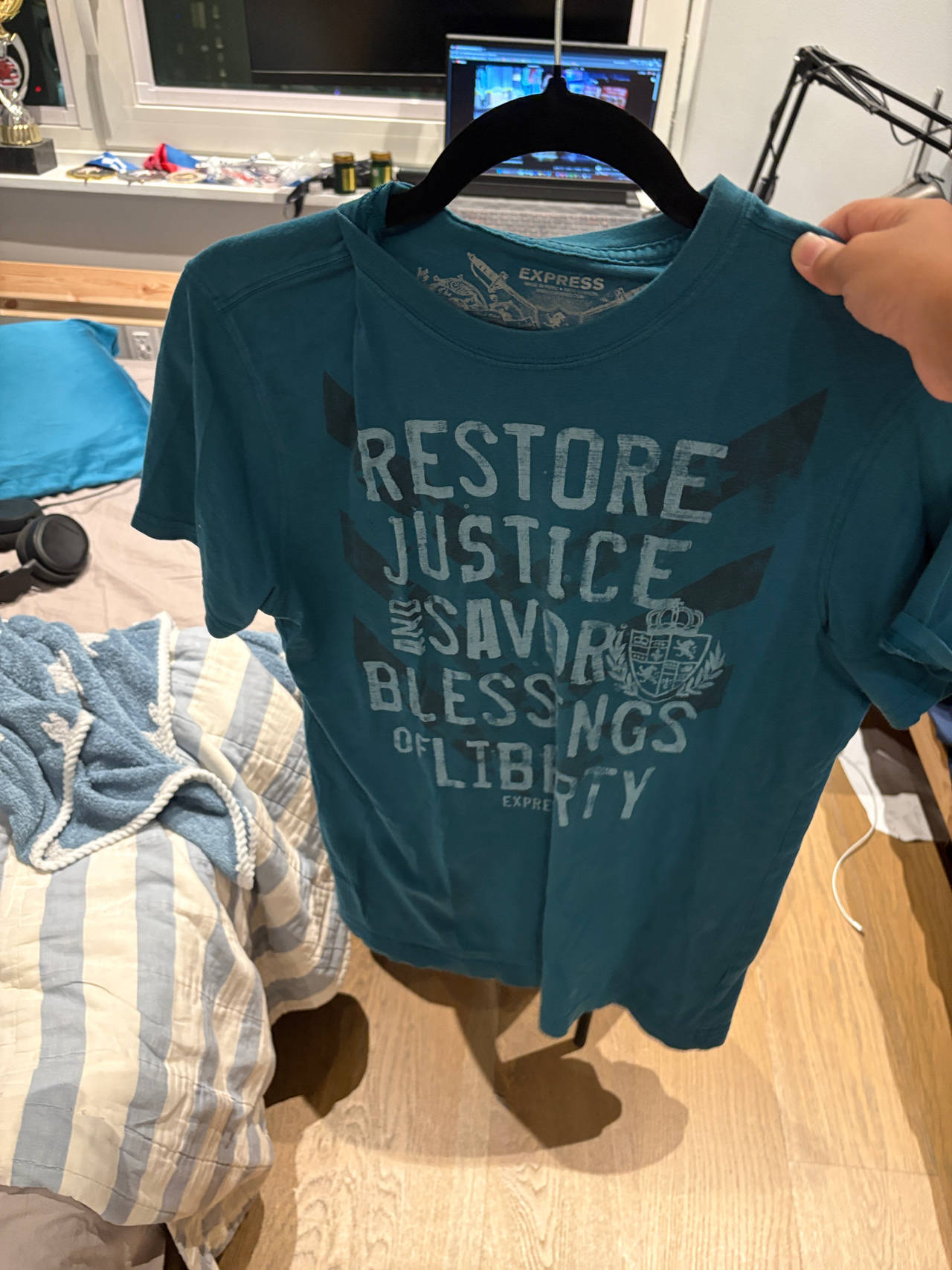 Express Graphic Tee
