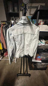Women’s Levi's Denim Jacket Blue with floral stitching size XL, (fits short) - Image 4