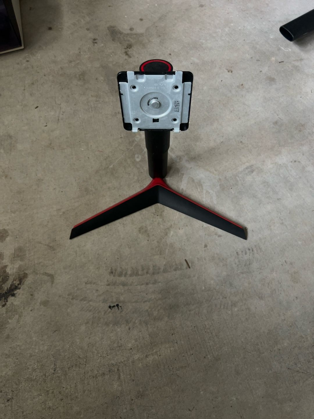 LG UltraGear 27GL83A Monitor Stand