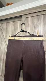 Vince Camuto Faux Leather Leggings Large Burgandy - Image 5