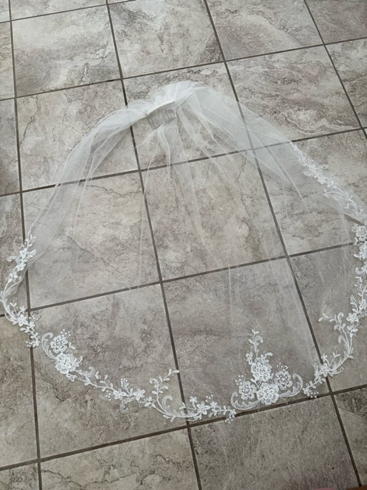 Floral Lace Applique Wedding Veil with Comb