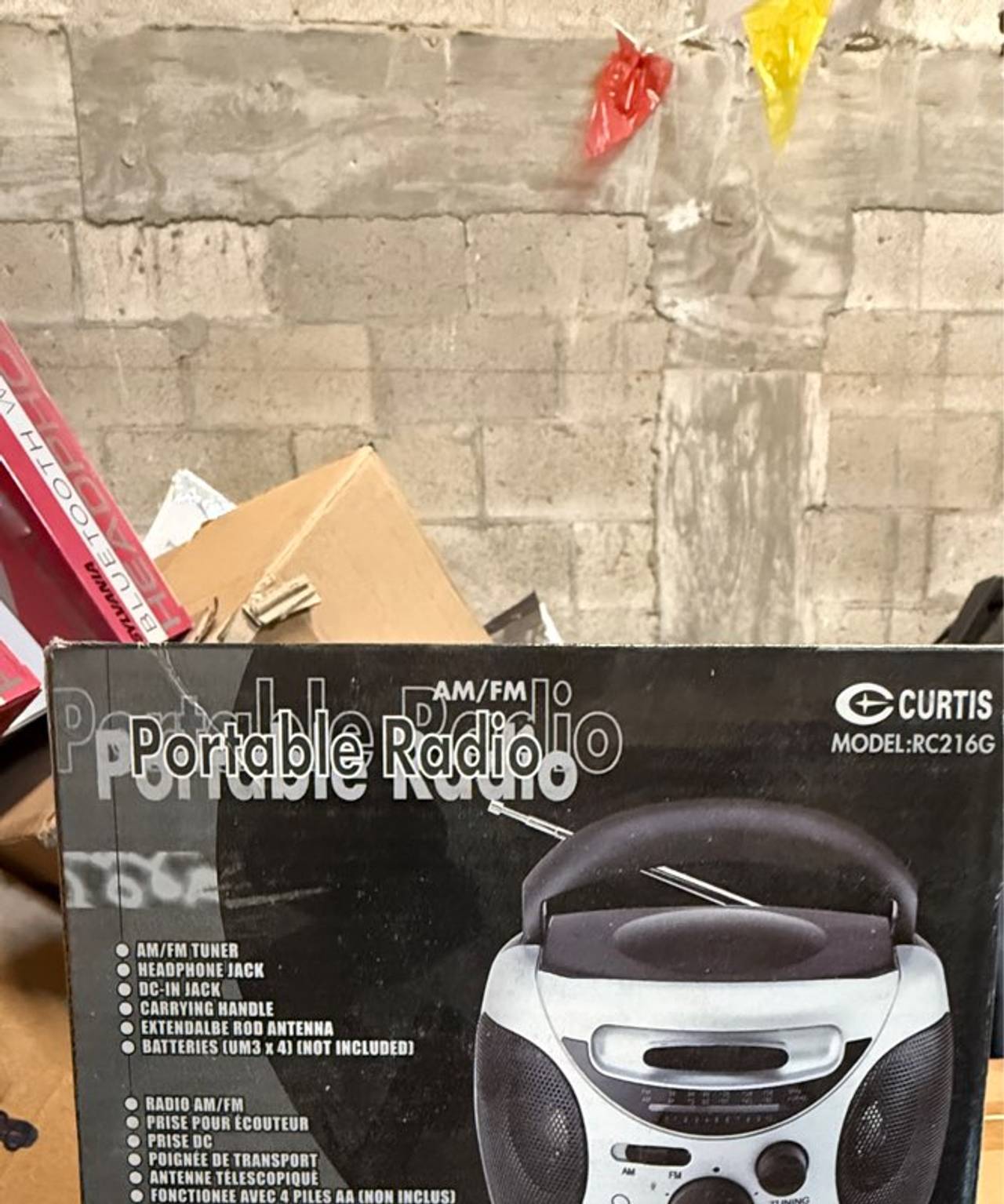 Curtis RC216G Portable AM/FM Radio
