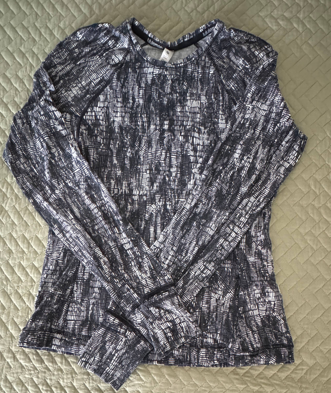 Lululemon Rulu Run Long Sleeve Shirt Black White Geo Size 6