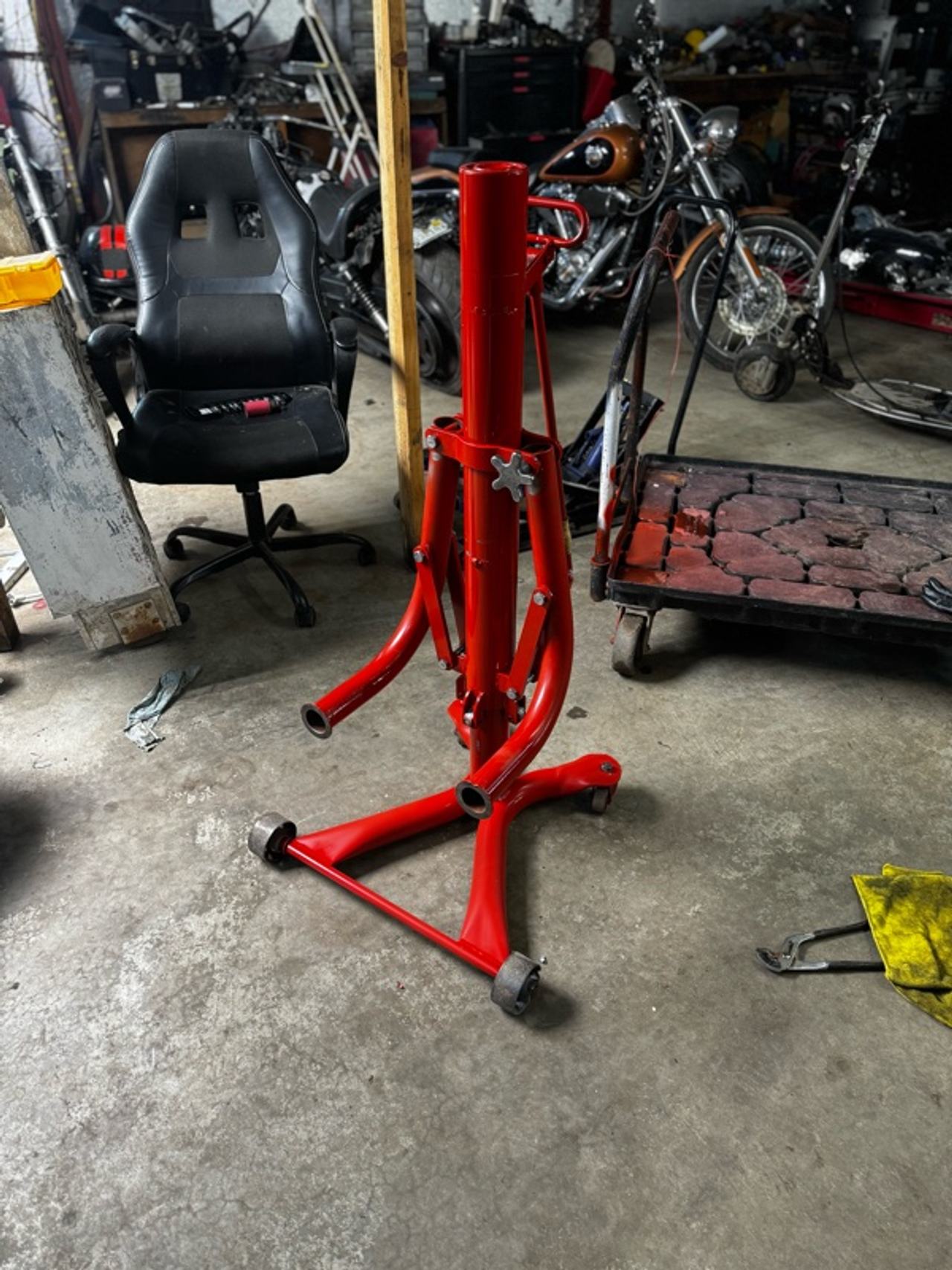 Milwaukee 2 Ton Air Hydraulic Post Jack