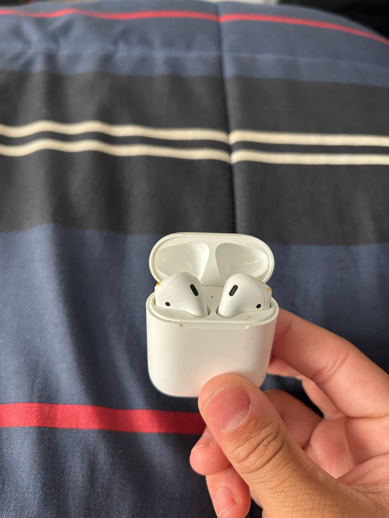 Apple AirPods (2nd generation)