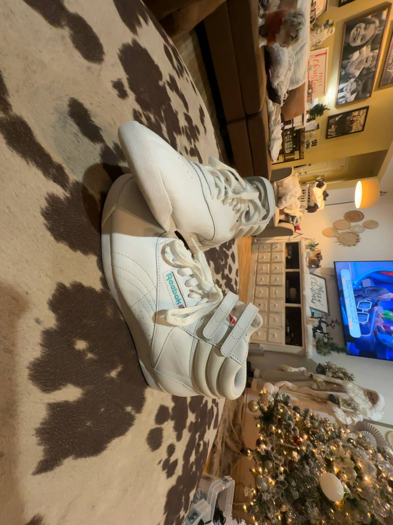 Women’s Size 9.5 Reebok Classic 1984 Hi Top Vintage Sneaker