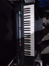 Casio Casiotone CT-370 Keyboard - Image 2