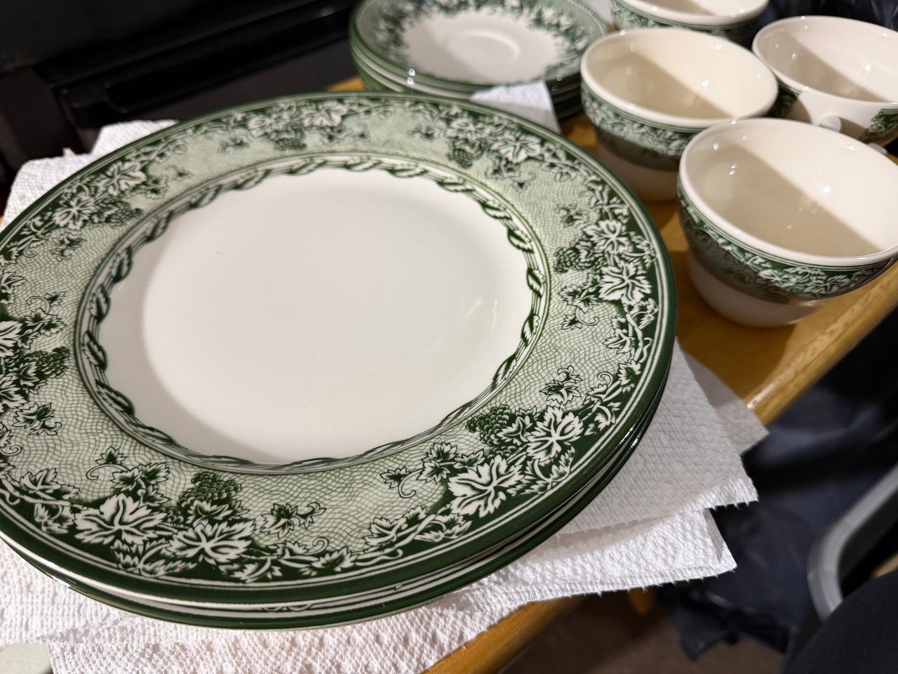Kent By Wedgwood for Williams Sonoma Set 6 Dinner Plates, 6 small plates 4Cup