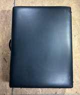 Saloniture Portable Folding Massage Table with Sheets & Accessories - Image 2