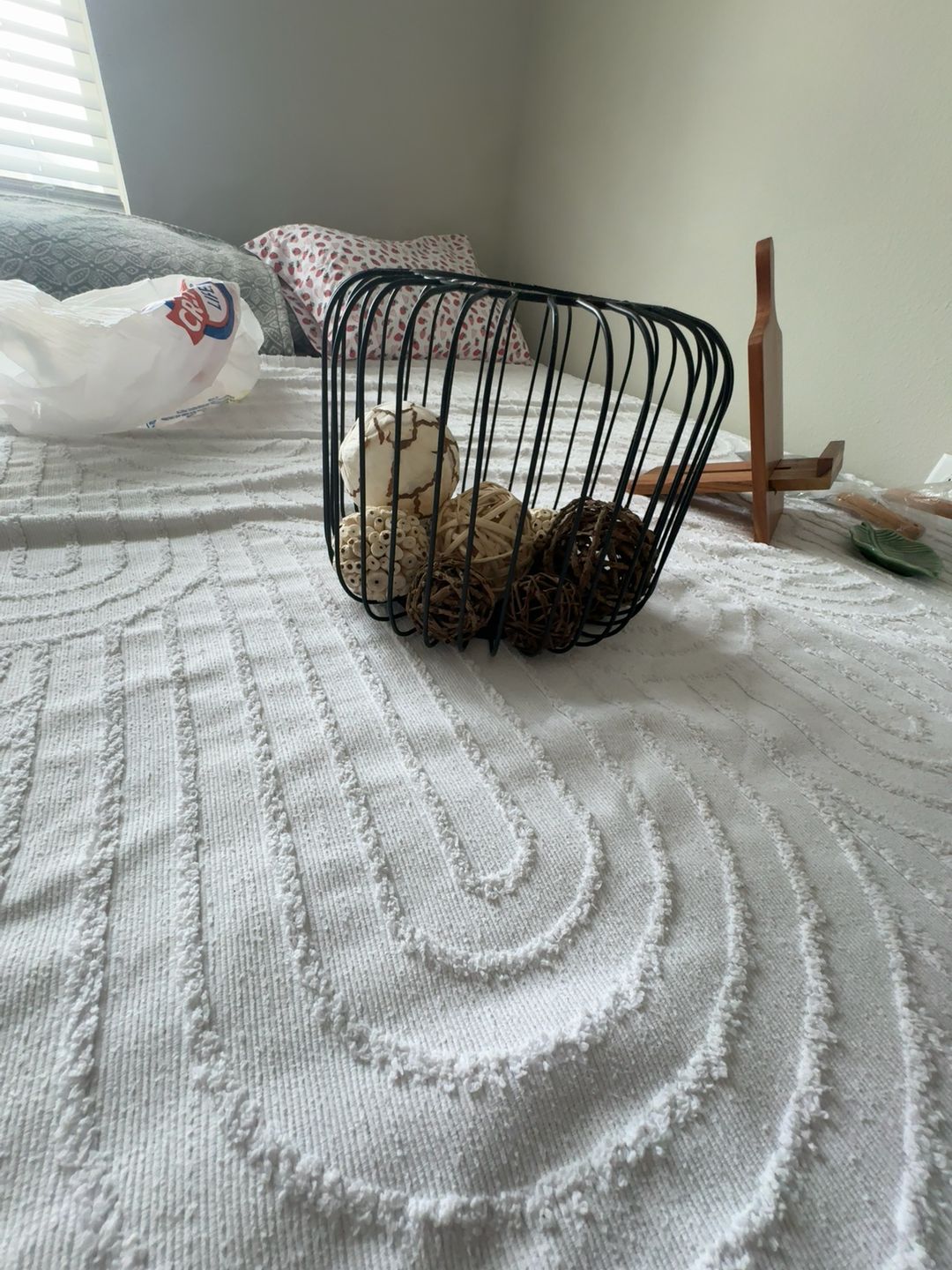 Elegant Designs Metal Birdcage Wall Sconce Black