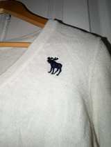 Abercrombie & Fitch White V-Neck Sweater - Image 2