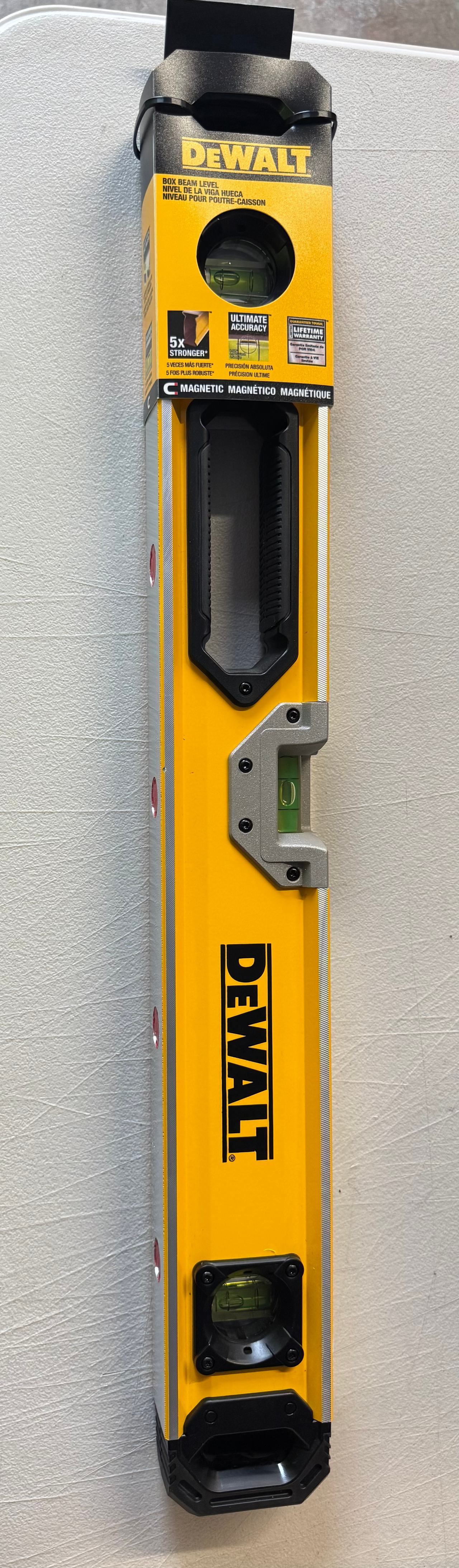 New DeWalt 24 in. Magnetic Box Beam Level