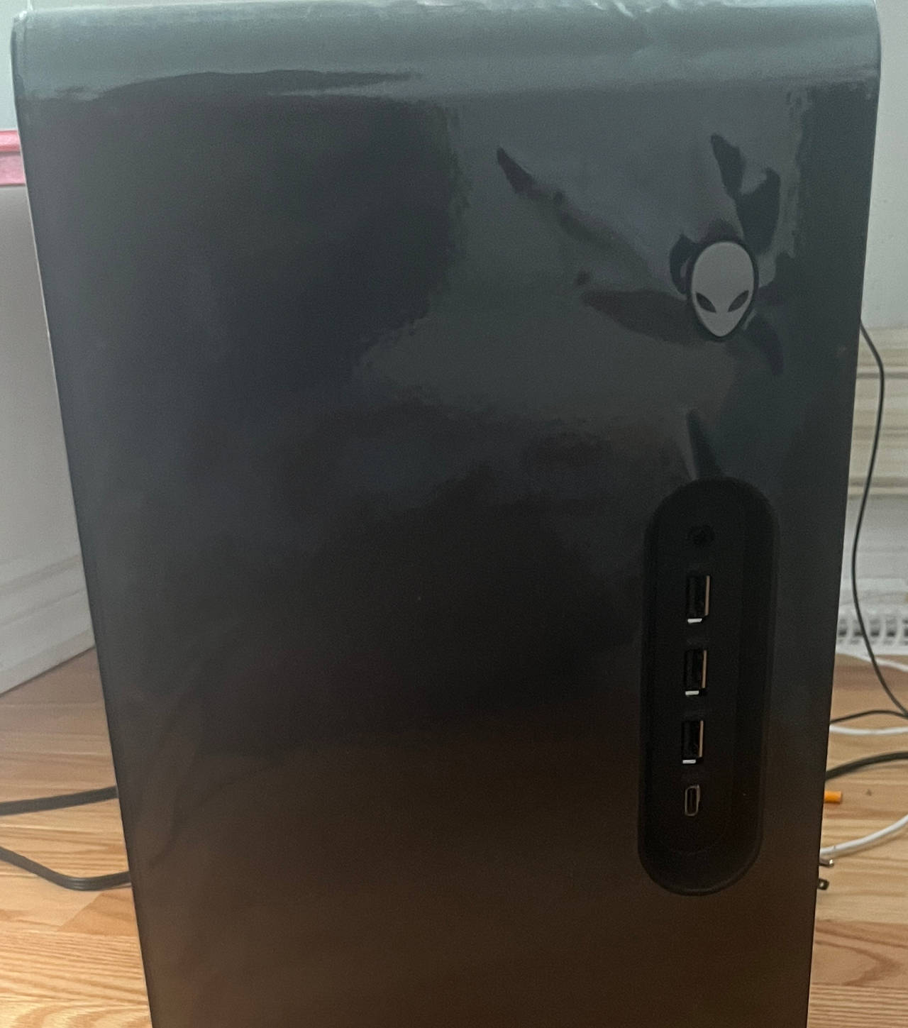 Alienware Aurora R16 Gaming Desktop - Ultra 7 265F - 32GB RAM - GTX 5070Ti