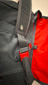 Timbuk2 Flight Classic Messenger Bag Grey - Image 4