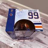 McFarlane Wayne Gretzky Legends Series 1 Blue Jersey Figure Edmonton Oilers - Image 3