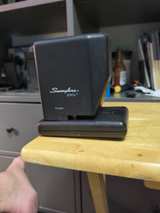 Swingline 690e Electric 3-Hole Punch - Image 2