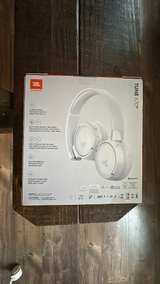 JBL Tune 670NC Adaptive Noise Cancelling Wireless On-Ear Headphones - Image 2