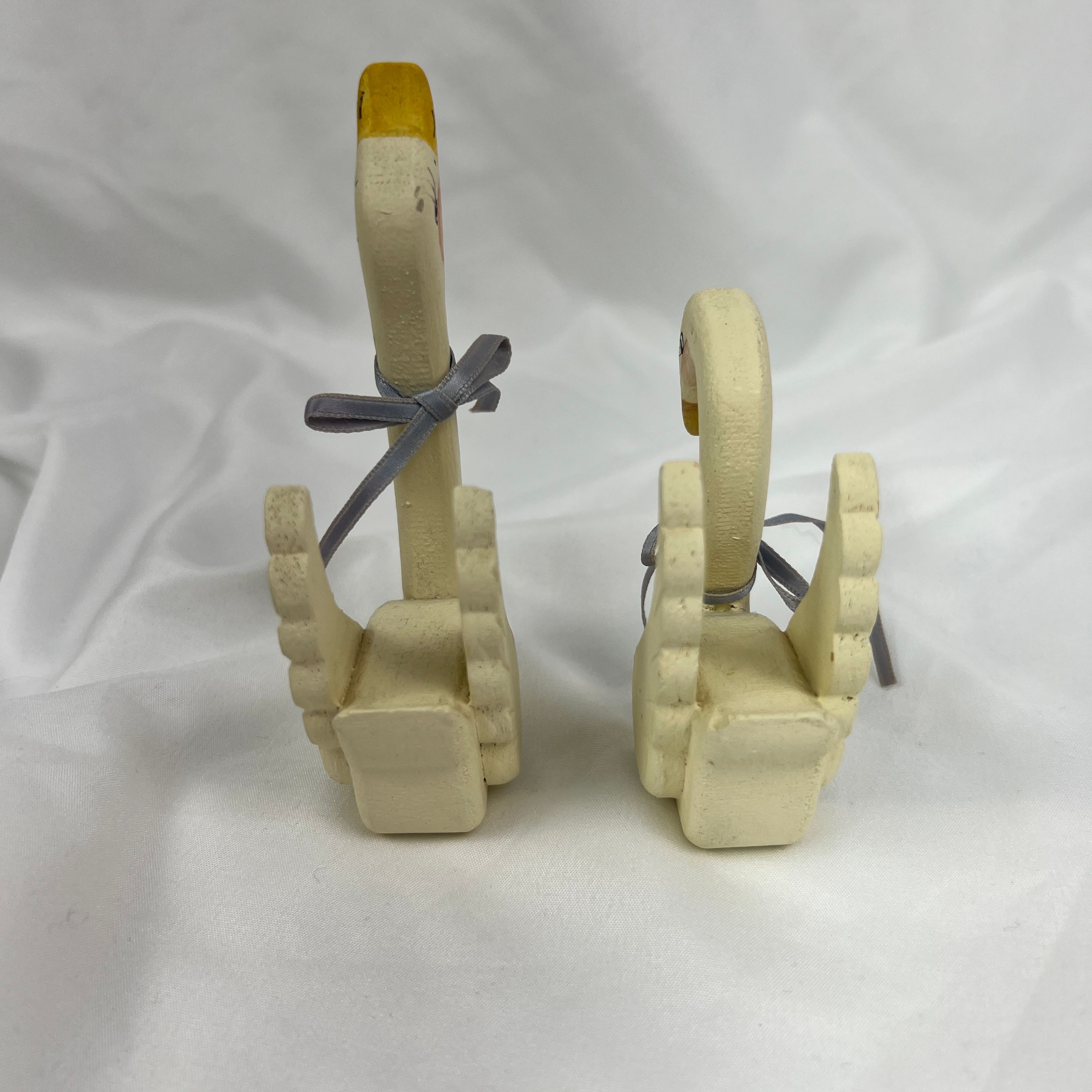 Vintage Hand Carved Wooden Swan Figurines Pair Folk Art Cottagecore Decor Cream - Image 6