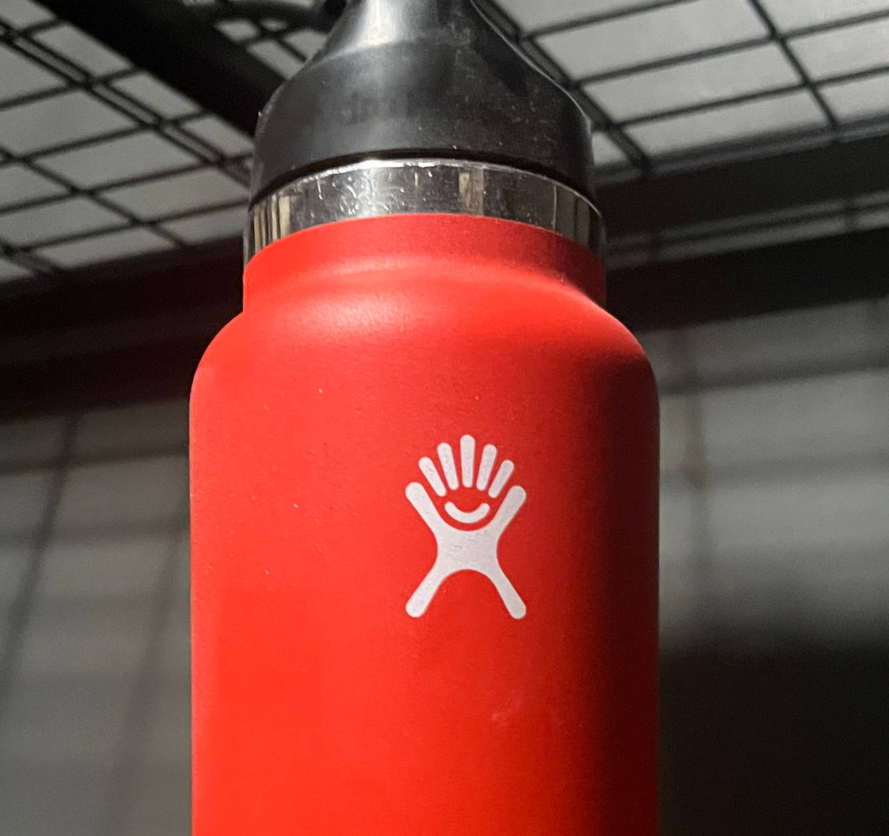 Hydro Flask 32 oz Standard Mouth Water Bottle - Red