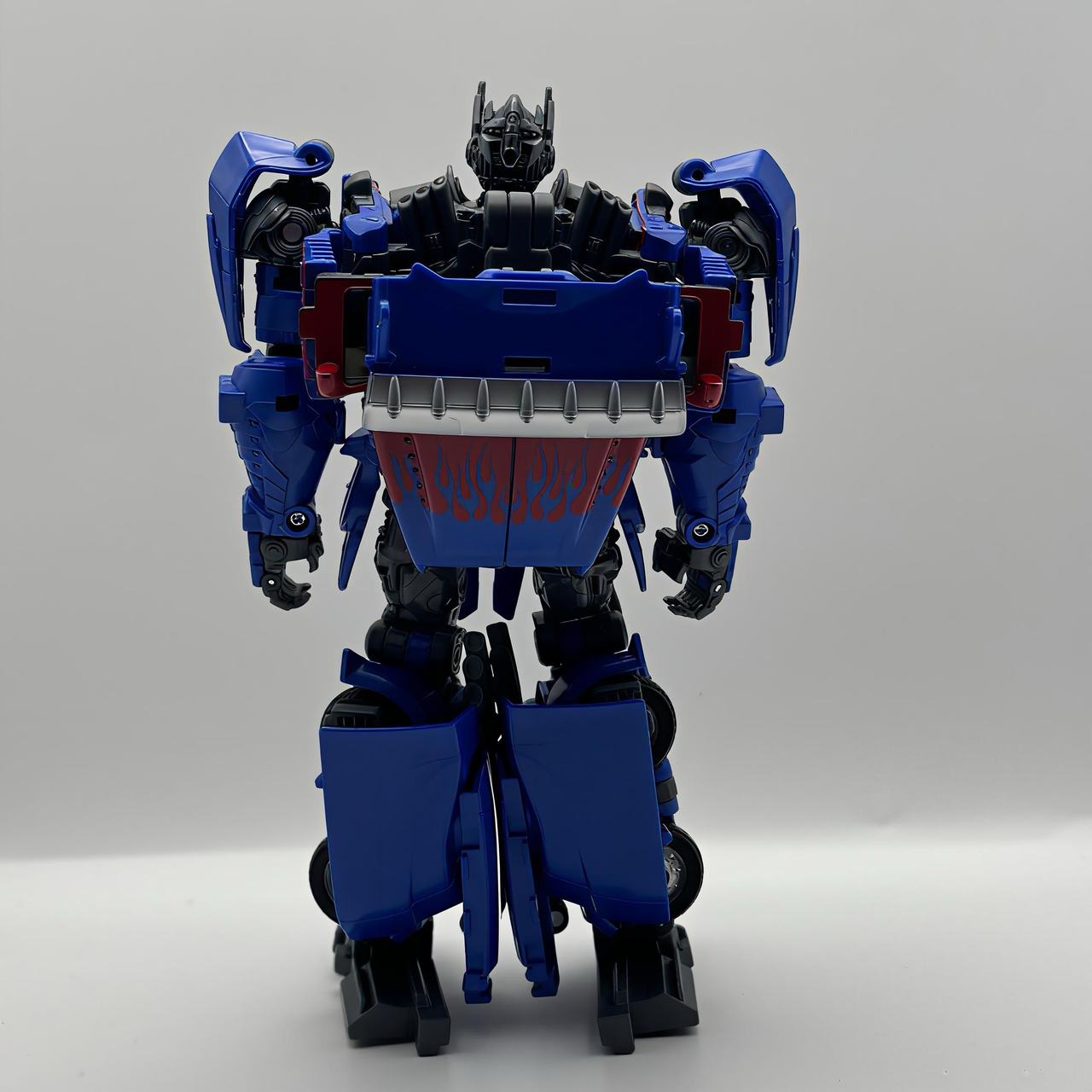 Hasbro Transformers Studio Series 44 Leader Class Optimus Prime